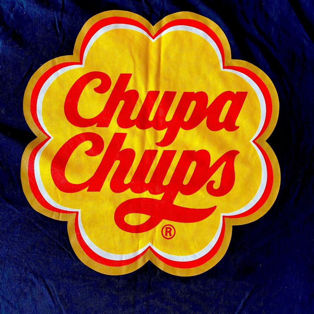 H&M  CHUPA CHUPS POP LOGO T-SHIRT.